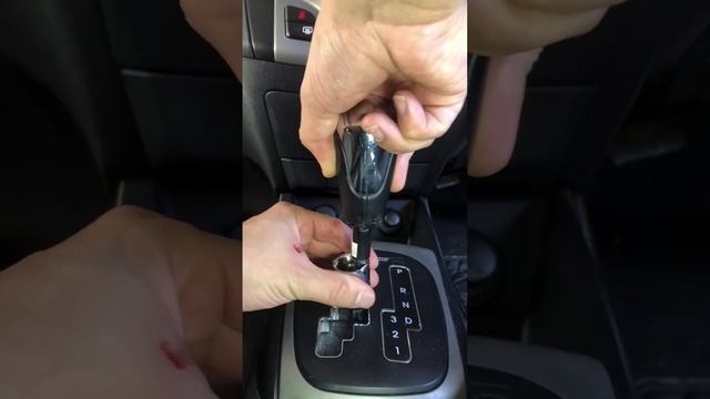 changing the #gearknob #hyundai #i30 #diy #car # #cartips #fixityourself #newlook #carfix смотреть онлайн