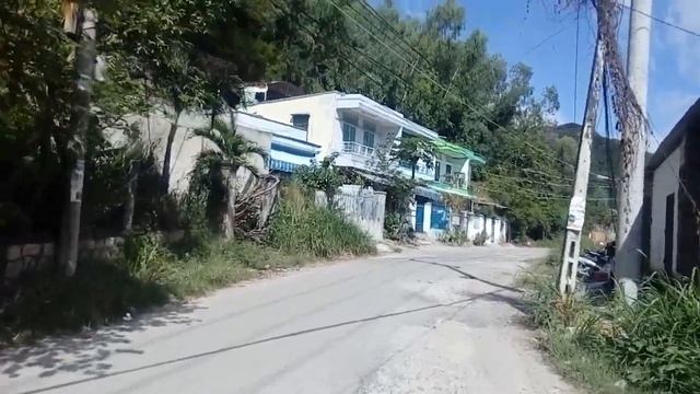 Возвращение пешком с горячих источников Тхап Ба. Так выглядит нетуристическая зона Нячанга. Часть 1 смотреть онлайн