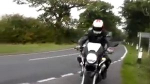 Moto Guzzi 1200 Sport vs BMW R1200R