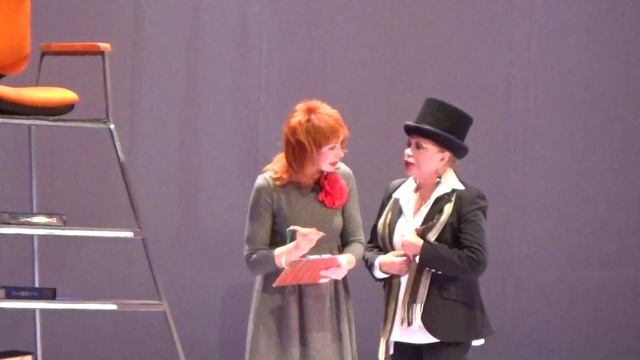 Татьяна Васильева и Ольга Богданова в спектакле 