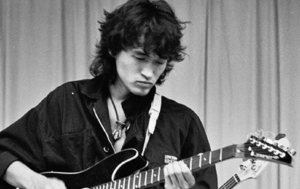 Виктор Цой Группа крови на рукаве.