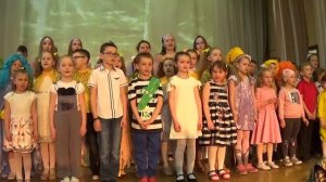 Песня Христос воскрес звучит с небес!