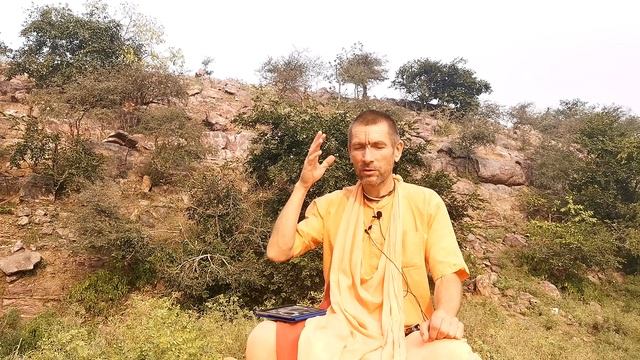 Шри Вриндаван Махимамрита 06.55-68. Говардхан. Е.С. Ананда Вардхана Свами. 15.11.2021 смотреть онлайн