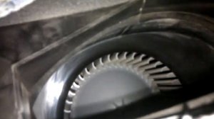 Как достать мусор из крыльчатки печки Приоры без разбора отопителя