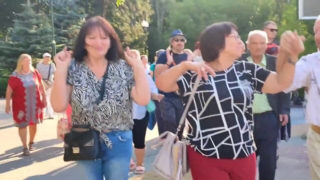 КАКОГО ЖЕ ЦВЕТА ЛЕТО! ТАНЦЫ ХАРЬКОВ УКРАИНА ИЮЛЬ 2023 смотреть онлайн