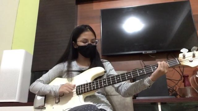 Stray Kids - Easy (Bass cover by Amber Leigh A. Mombay) [11 years old] {P-Bass} смотреть онлайн