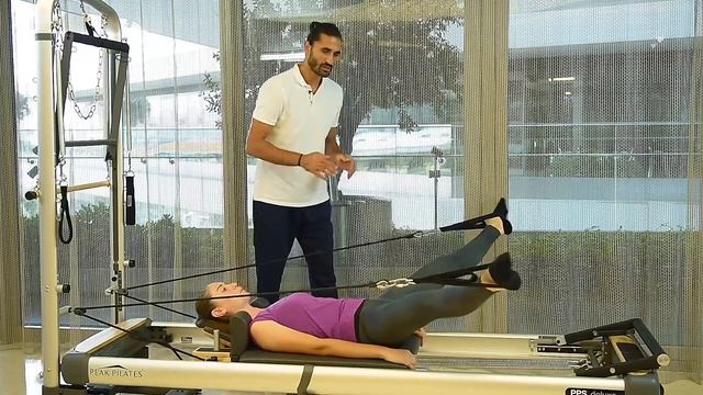 Tower (reformer) pilates ile yapılan omuz-karın egzersizleri nelerdir? - Murat Biçer смотреть онлайн
