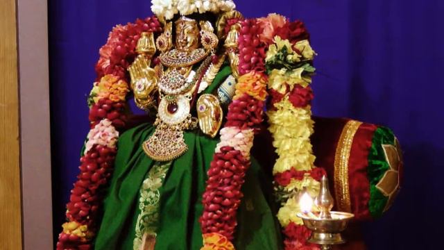 Sri Lakshmi Sahasram (1000 Hymns on Mahalakshmi) - "Aishwarya Sthabakam" (Venkatadhvari) смотреть онлайн
