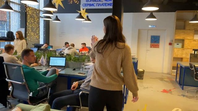 Новогоднее настроение в офисе CloudPayments смотреть онлайн