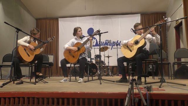 А. Вивальди - Анданте, часть 2 Концерта G-dur для 2-х мандолин, RV 532 (ансамбль ДШИ №1 г. Обнинска смотреть онлайн