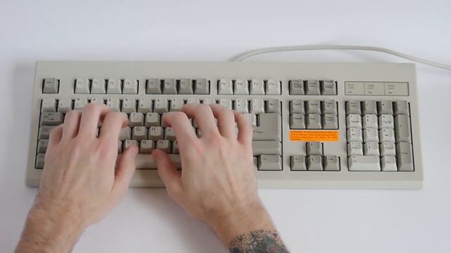NMB RT8756C+ Typing Test (Space Invaders) - KeyChatter.com смотреть онлайн