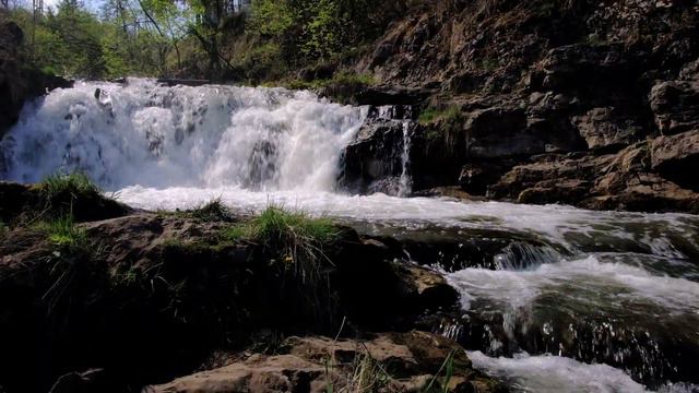 яхинский водопад