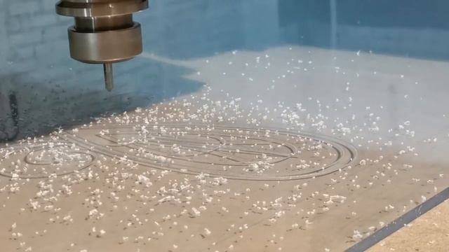 Монолитный поликарбонат. Фрезерная резка на станке Wattsan с ЧПУ. смотреть онлайн