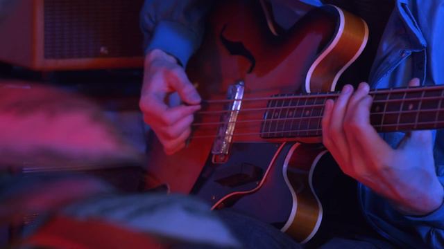 Hologram Microcosm: Gliding Micro-Loops & Sub-Octave Drones смотреть онлайн