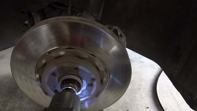 Finding A Bad Wheel Bearing on a W204 Mercedes C63 AMG смотреть онлайн