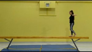 Упражнения на гимнастическом бревне