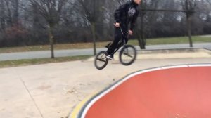 ТРЮКИ НА ДЕТСКОМ ВЕЛОСИПЕДЕ/ BMX ТРЮКИ