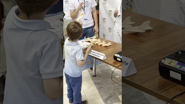 Ректор ВГТУ Дмитрий Проскурин и студенты стали участниками Всероссийской ярмарки трудоустройства смотреть онлайн