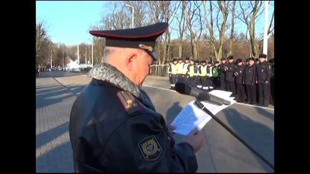 В Калининграде состоялся общегородской строевой смотр нарядов полиции смотреть онлайн