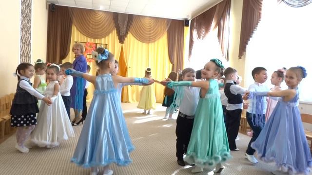 Утренник 8 марта, 2 Часть, старшая группа смотреть онлайн