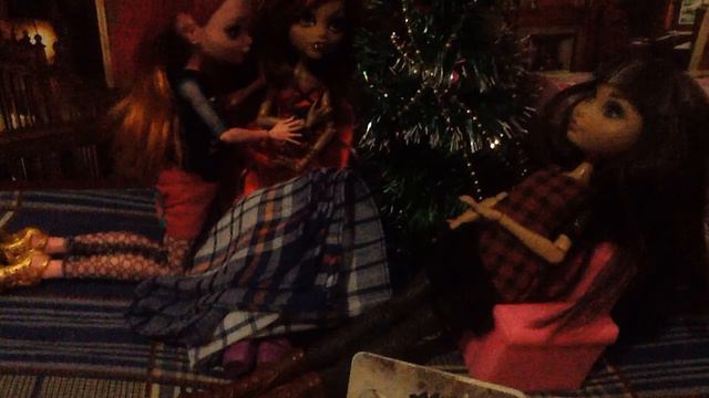 Stop motion Monster High Проклятый ящик 3 серия(типа страшилка))))) смотреть онлайн