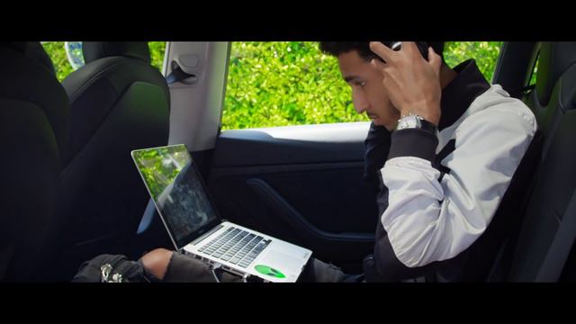A live recoding with the Kaotica Eyeball in a Tesla Model 3 смотреть онлайн