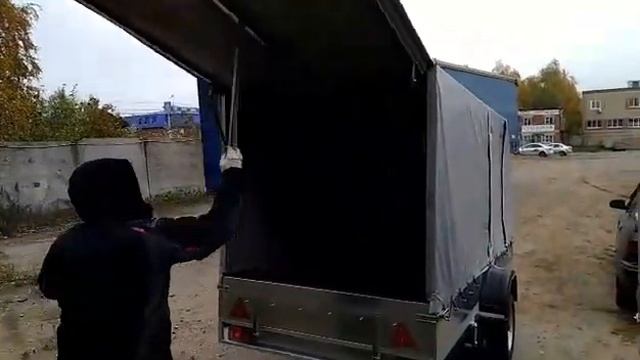 Прицеп ВИКИНГ 716104 закрываем подъемную дверь смотреть онлайн