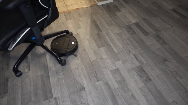 HOW BAD IS IT? I Bought The Cheapest Smart Auto Vacuum Cleaner Lefant Robot M201 Review