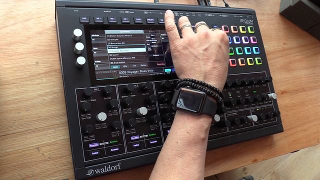 Waldorf Iridium Synthesizer: Unboxing & Fun смотреть онлайн