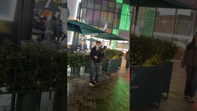 Я знаменитость, вы просто об этом не знали ?