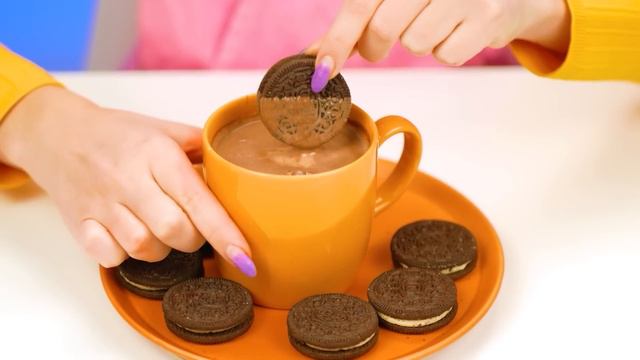 Žvýkačka vs Čokoládové Jídlo Výzva | Jedlá Bitva Choco DO смотреть онлайн