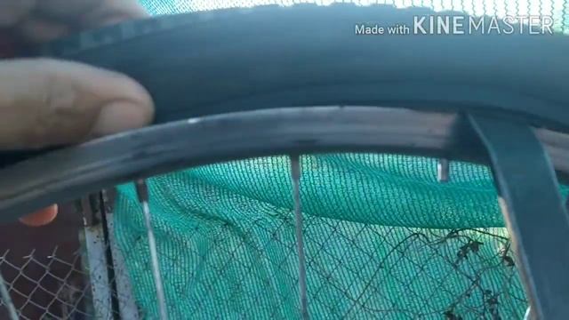 Как бортировать покрышки велосипеда ,чтобы не повредить камеру. смотреть онлайн