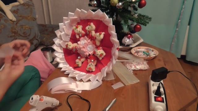 Букет из игрушек своими руками Букет на выписку из роддома делаем своими руками смотреть онлайн