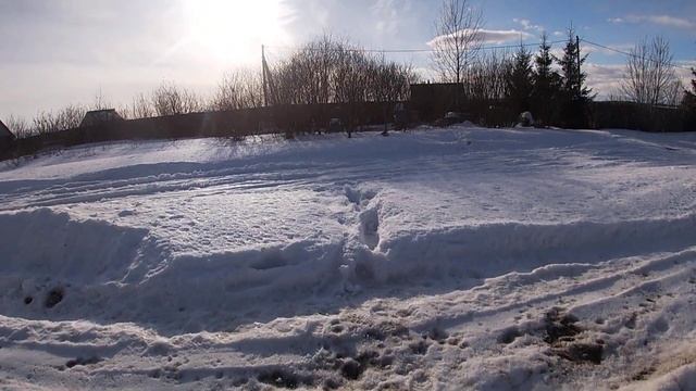 Сверхранний облёт пчёл в марте в теплице среди сугробов) смотреть онлайн