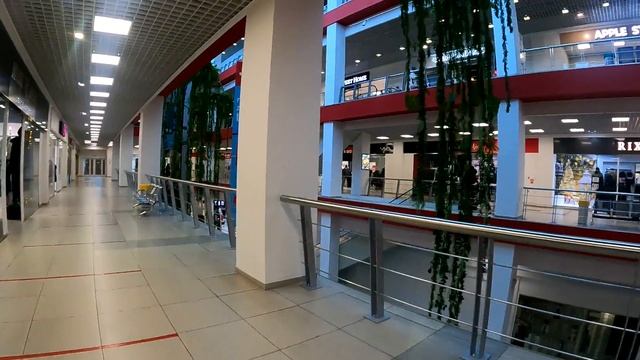 Почти пустой ТРЦ Комсомол г Красноярск смотреть онлайн