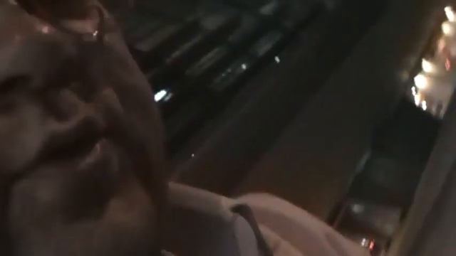 Dubai. Башня Халифы. Вид от одноимённой станции метро. смотреть онлайн