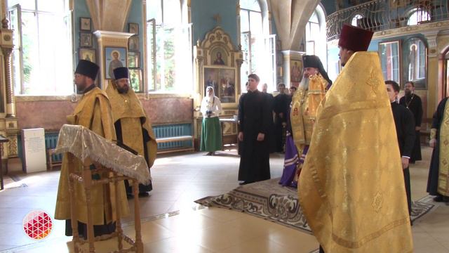В духовном училище выпускникам вручили димломы смотреть онлайн