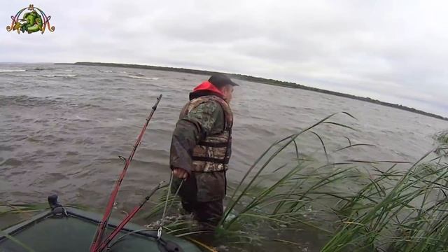 ЖЕСТЬ на РЫБАЛКЕ !!! Как мы с острова выбирались смотреть онлайн