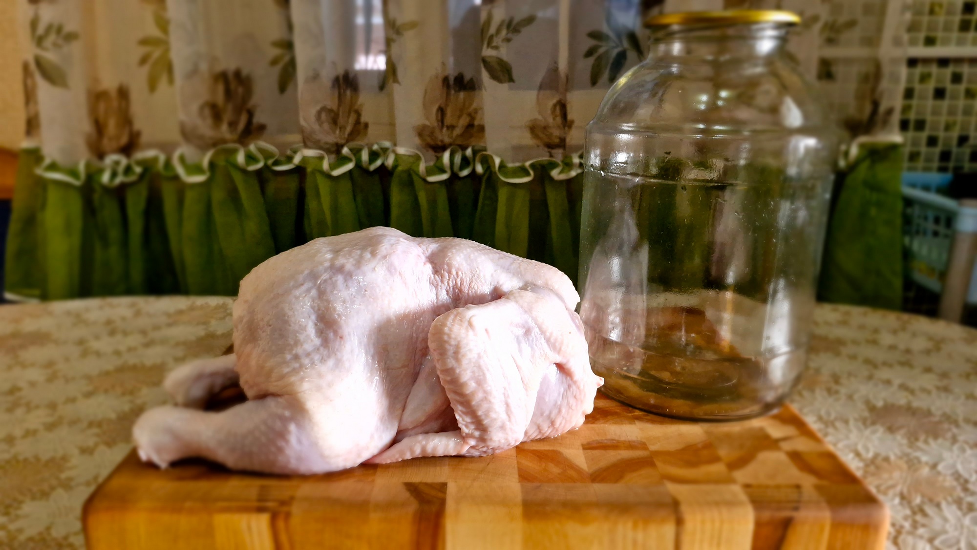 Рецепт Курицы в Трехлитровой Банке с Овощами в Духовке. смотреть онлайн