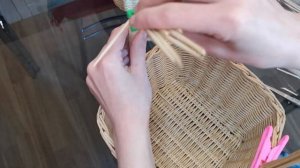 Очень простая  ручка для корзинки из газетных трубочек. МК Как сделать ручку для корзины. DIY.