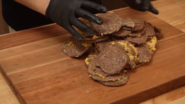 I Took 33 Big Mac and Made Pizza смотреть онлайн