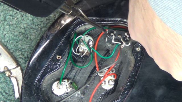 Trying to fix my auction bought Ibanez Gio GAX70 смотреть онлайн