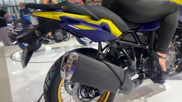 Amazing Bike? !!New Suzuki V-Strom 800 DE 2023#v-strom800DE#suzuki V-STROM #2023SUZUKI#helmet