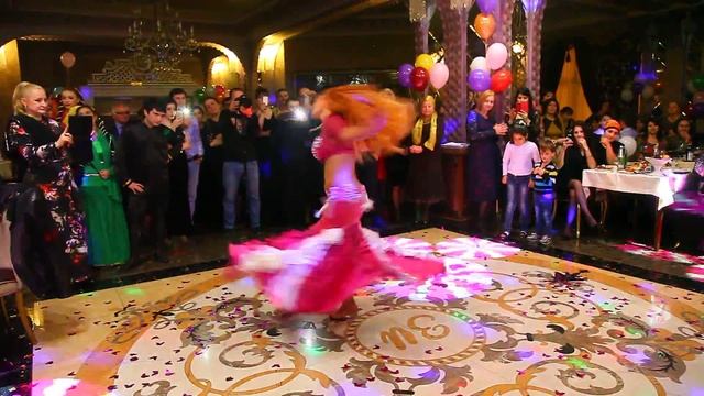 немного из танца ЛЕЙЛА ШАХ СУЛТАН ресторан Золотая Империя смотреть онлайн