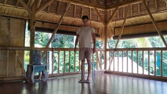 Урок. Как правильно встать на гвозди ? смотреть онлайн