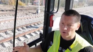 Машинист экскаватора или же водитель самосвала .