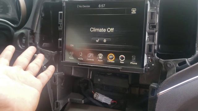 COMO CAMBIAR LA PANTALLA 8.4 JEEP GRAND CHEROKEE 2014 - 2017 смотреть онлайн