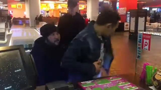 Случай из жизни) 🤣🤣🤣 Когда очень торопишься, и есть такие люди которые самые умные!!! смотреть онлайн