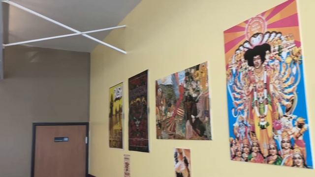 Spartan alumni establish rock 'n' roll themed Groovy Donuts смотреть онлайн
