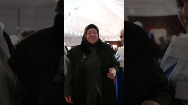 Дочь досточтимого шейха Саида-Афанди (к.с) о выставке реликвий Пророка ﷺ смотреть онлайн